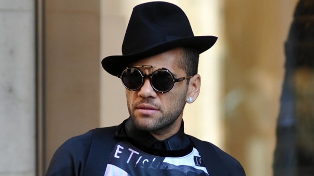 Dani Alves dispuesto a usar dispositivo de rastreo para salir en libertad